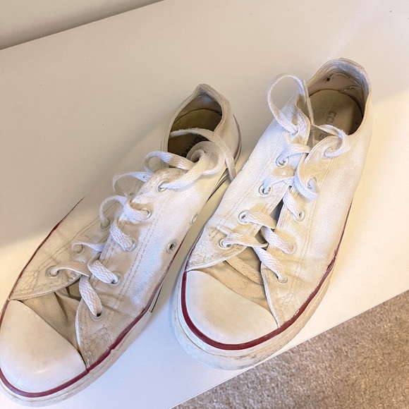 White converse - Picture 3 of 3